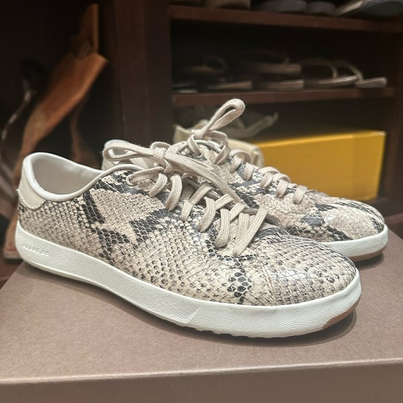 Cole Haan Shoes - Cole Haan sneaker